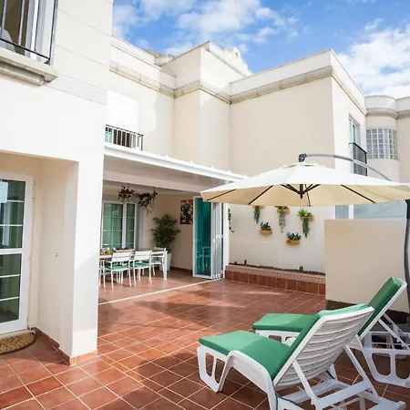 Jazmin Modern House Apartment Mogan